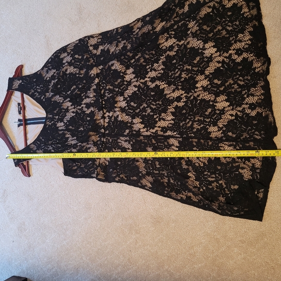 NWOT Lace Cocktail Dress - Picture 7 of 9